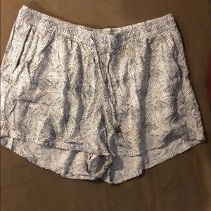 Flowy patterned shorts